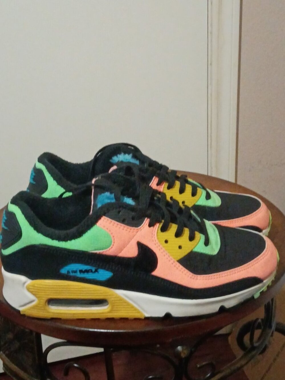 Nike Women's Air Max 90 Premium Atomic Pink Black Laser Blue CT1891-600 Size 9